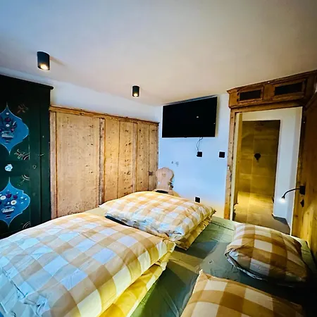 Apartment Chasa Veglia *