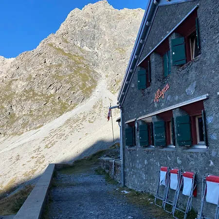 Chasa Veglia アパート