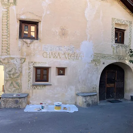Chasa Veglia *